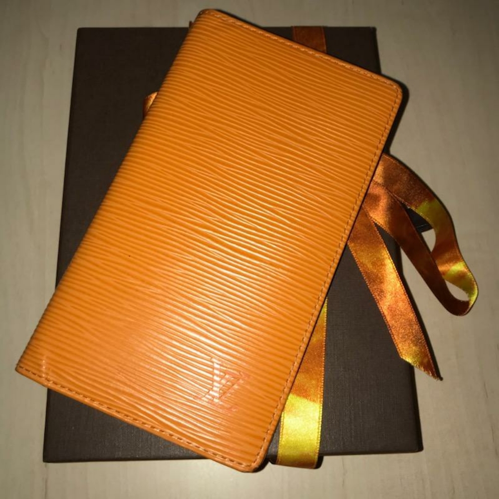 Louis Vuitton checkbook cover mandarin epi leather